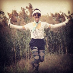 Công chúa Hoàn Châu bị té xuống hồ thiên nga 1 cái "tủm"- Huy Ma Subin