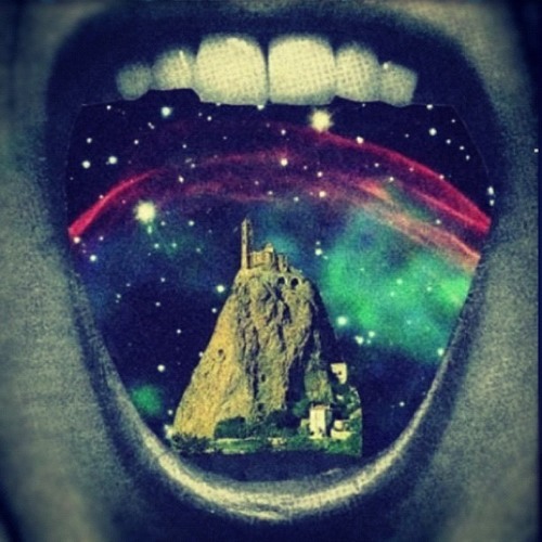 Escape From Galaxy आकाशगंगा के भागने 銀河の脱出 الهروب من المجره