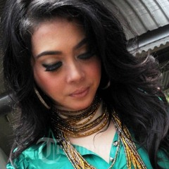 syahrini Tak Memilih