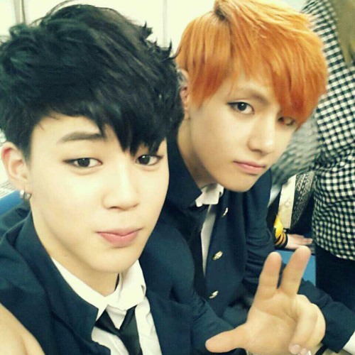 V & Jimin Of BTS - 95 Graduation