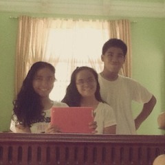 Songs para sa mga sugatan. at Bahay nila Zeth