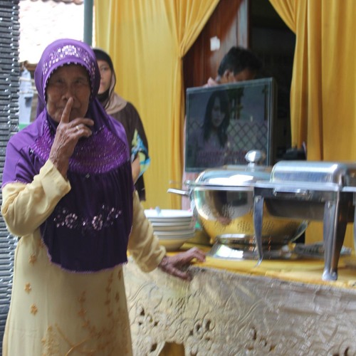 Neneku Pahlawanku[1]