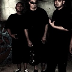 LIVIN' LIKE A G - Smokez Choyalez Ft Panchas Psycho & Crums