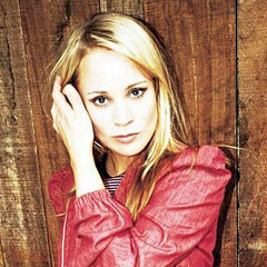 Annie - Heartbeat (Wooden Monocle Remix)