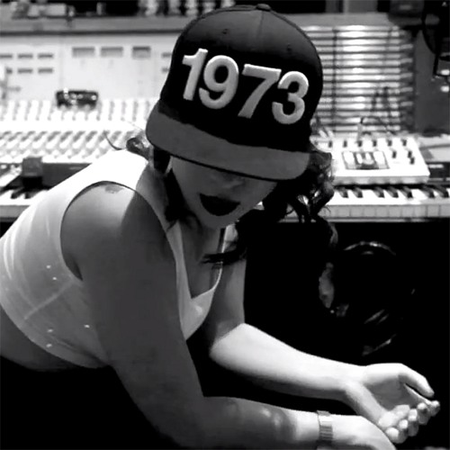 Ginette Claudette - Furthest Thing & Hold On Were Going Home (Drake Cover)