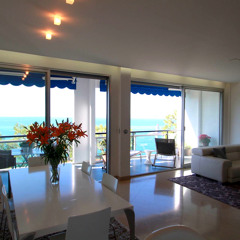 Full sea view apartment in Mont Boron with direct beach access