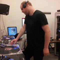 TweakFM mixes