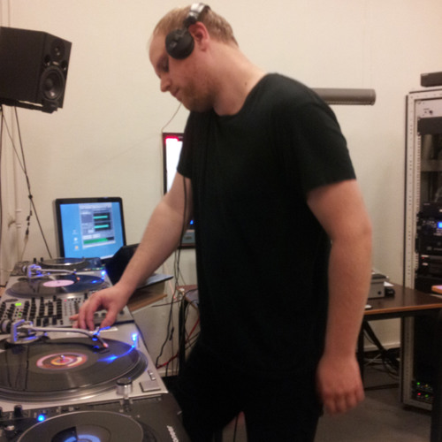 TweakFM mixes