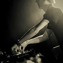 FREE DOWLOAD TRACKS/REMIXS