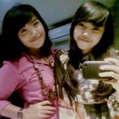 Perahu Kertas (cover) - Alvan (acoustic guitar) Ranie & Tiffany (vocal) at Ranie's home