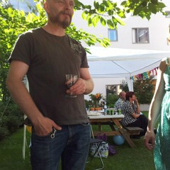 Mikael Hall - TalkToTheHand(TillägnasInternationellaKvinnodagen) / 2014