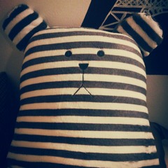 第一滴泪∩__∩