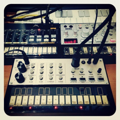 The Veldt_Deadmau5 intro Cover Using KORG VOLCA Keys, VOLCA Bass & VOLCA Beats