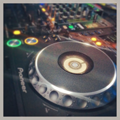 Mikey Emery | Live 10 Minute Mini Mix (May 2014)