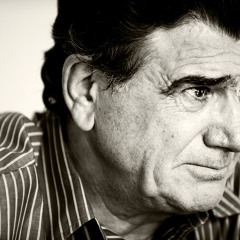 KhosRo Avaz