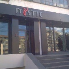 Mihnea & Chris K. @ Mystic Lounge - Live  (08-10-2011)