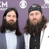 Duck Dynasty Jep And Alan Wake Up With The Wolf Ken And Lisa