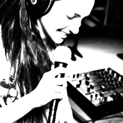 Every Saturday feat. Vale Esse (Original Mix)