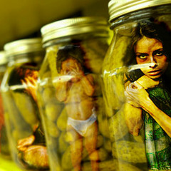 Voces - Mc Diana y Krista Neurotika.  (JB produce)