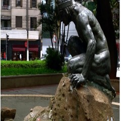 Homem Estátua- Secta, Jota