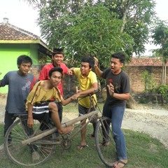 Sape Instrument Dayak Borneo Yang Paling Menyentuh (Jerry Kamit)