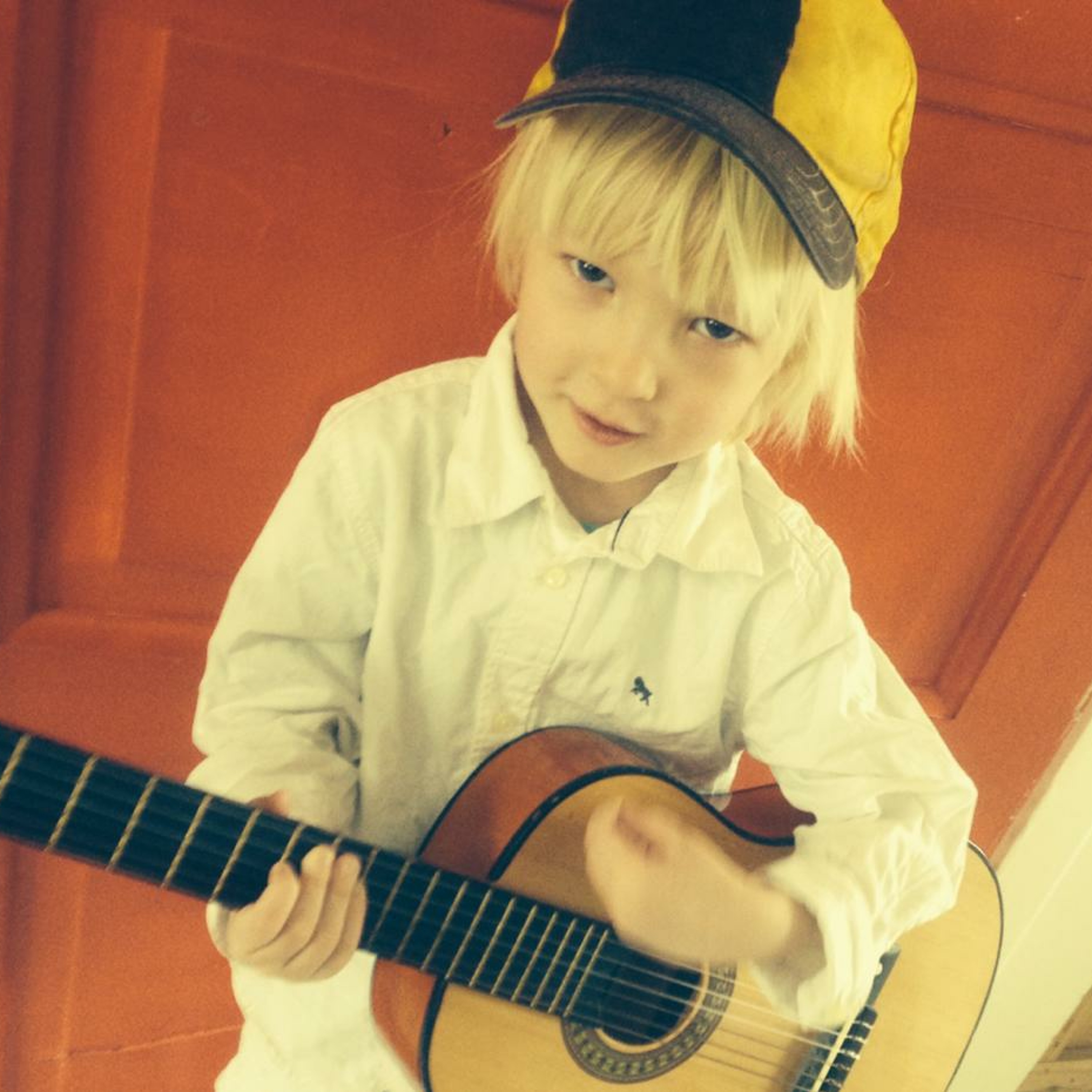 Askesangen - feat. Luis 3 år episode artwork