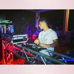 Dale Ponlo Ponlo - Prod. By Dj Klassik ft.Dj Raymond La Innovacion De Los Mixeos