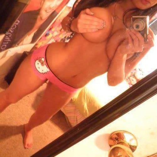 MC METADE - NO CORTE 8 NÓS PEGA AS PIRANHA ((( DJ JUNIIN DO 8 & DJ GD DE CAXIAS )))