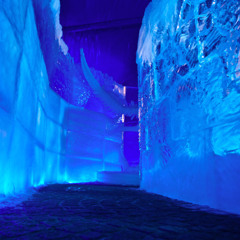 frozen prayers [disquiet0117-naviarjuntohaiku] [Naviarhaiku012 – They encounter]