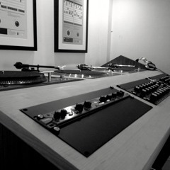 DJ MIX, PART ONE. BLACK FAN. MIXED THE OLD FASHIONED WAY, ON SYSTEM PICTURED, NO TRICKS, FX ETC.