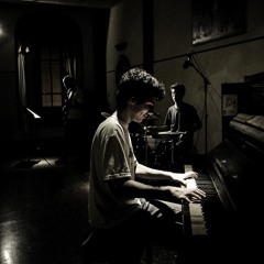 Giro Interrumpido (trio)