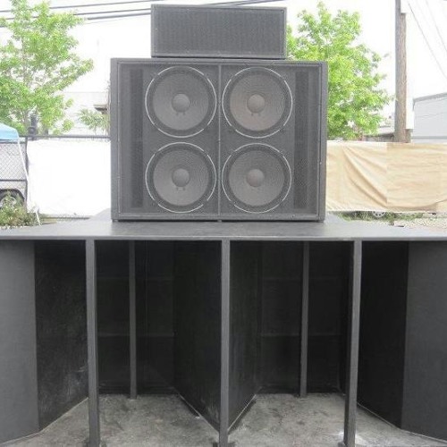 TEACH ME HOW TO KIISS