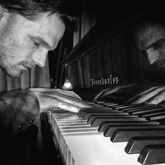 Who wants to live forever (Queen Piano improv)