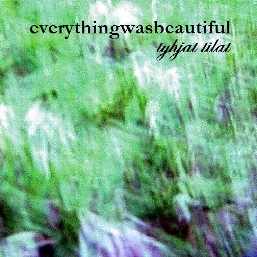 punainenkaunisnaiivihuulet(fnlmx)