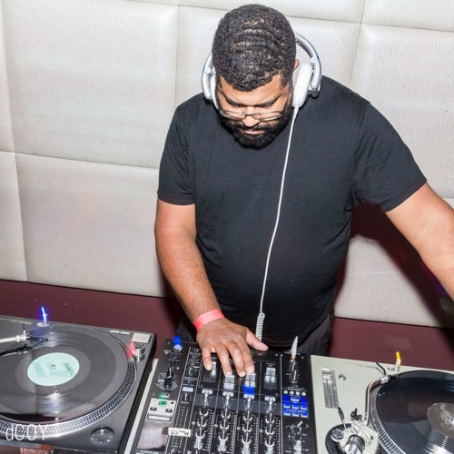 Carlos Souffront at AYLI & The Bunker w/ Voices From The Lake
