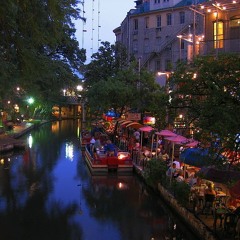 Alex Q "98.5 the Beat" San Antonio, TX KBBT