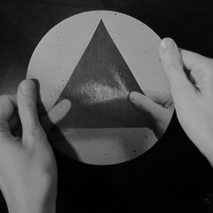 Мир Замирает, Когда Я Беру Твою Руку (2011)