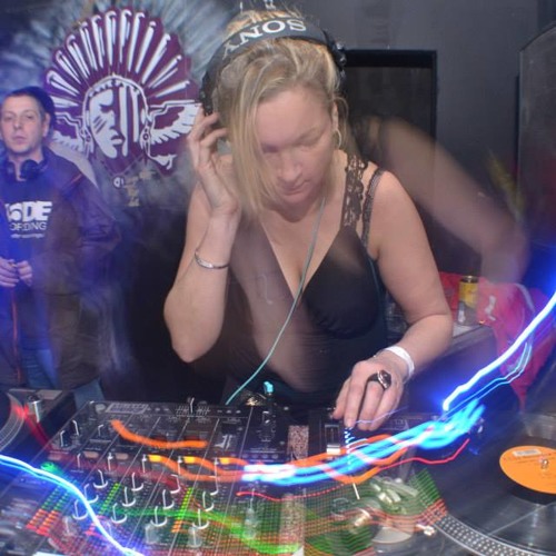 Rachael E.C's Jungle Drum n Bass Mash Up 09/04/14 Live on 2bad4ya Radio