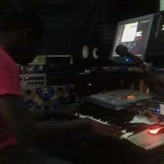 Beatdoss Ampiir Shit prod.by Baye Doss Reuk Seuss Records!!!