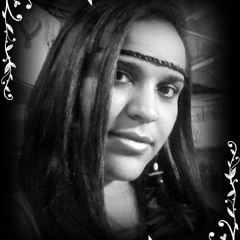 Qué Puedo Hacer - Lylah Hartzler