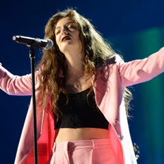 Lorde - All Apologies (Nirvana Cover at RR Hall of Fame)