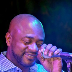 Arly Accuses T-vice for ruining their sound on 4/12 @ Ist Klass Kafe