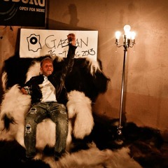 KOMUM THEIM FRA MASTER