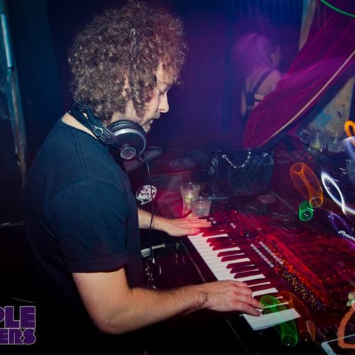 Luke Million @ World Bar Feb 2014