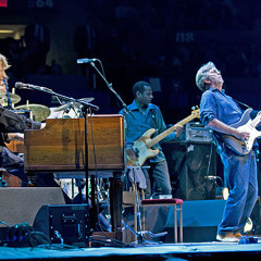 Eric Clapton and Steve Winwood - Voodoo Chile Blues (Crossroads Guitar Festival 2010)