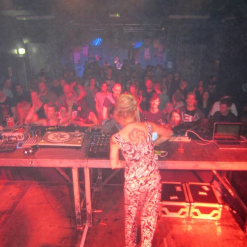 Els in Wonderland @ MTFU!!! 04-04-14