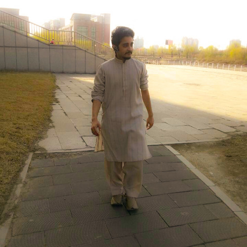 Ik reej adhuri ey...