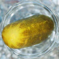 Sklenice okurek (Glass of cucumbers)