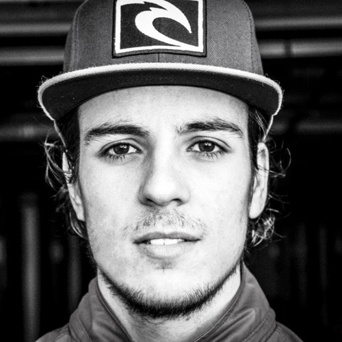 Easy B - Um momento ft Gutto