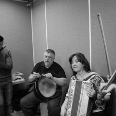 Thunder Head/Walking On Liffey Street